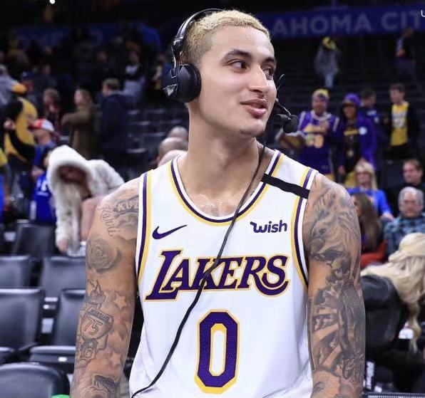  八村塁26分湖人险胜雷霆  