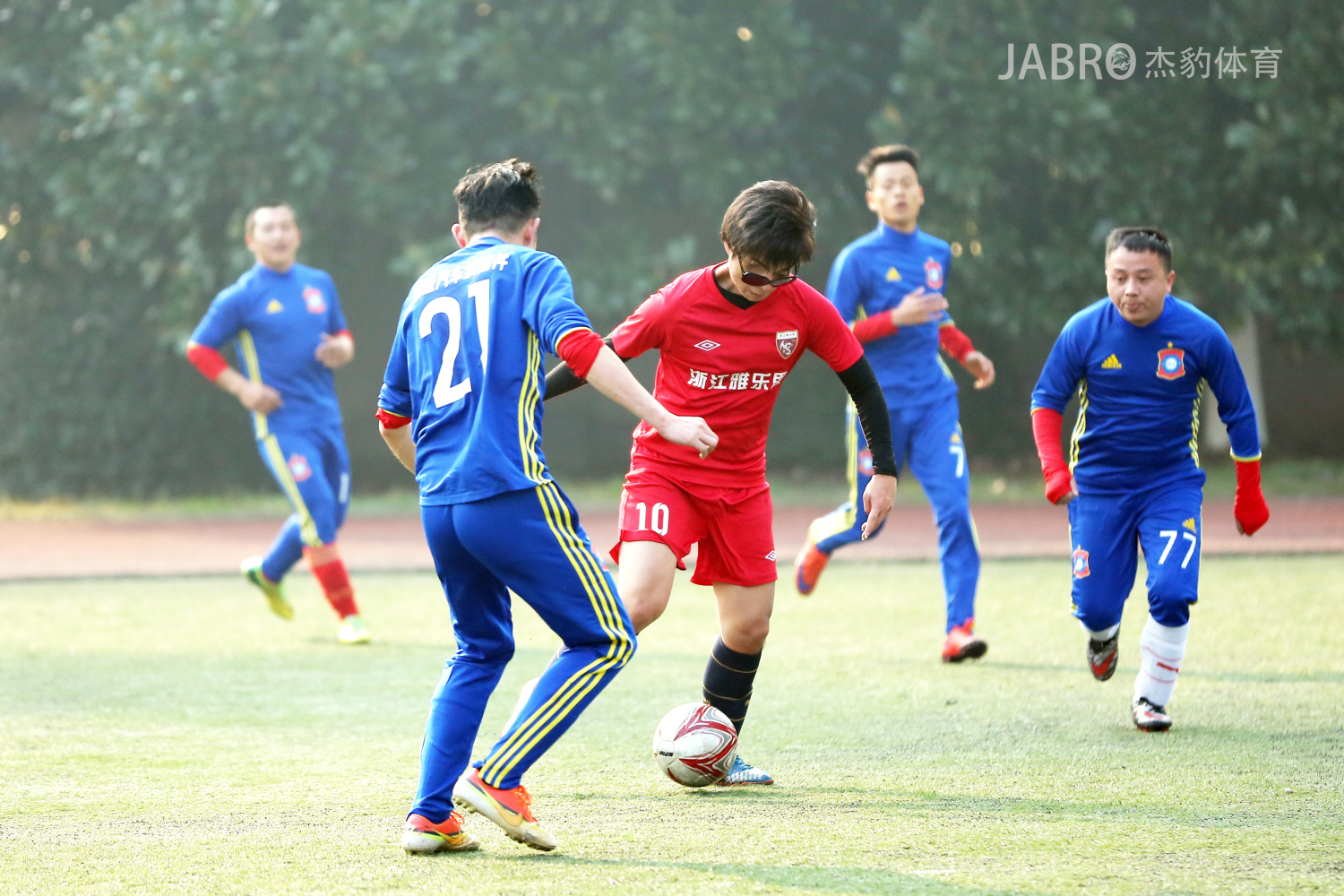 波鸿年轻门将神勇扑救助球队逼平前列队